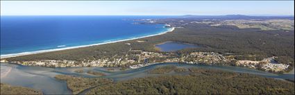 Lake Conjola - NSW (PBH4 00 9947)